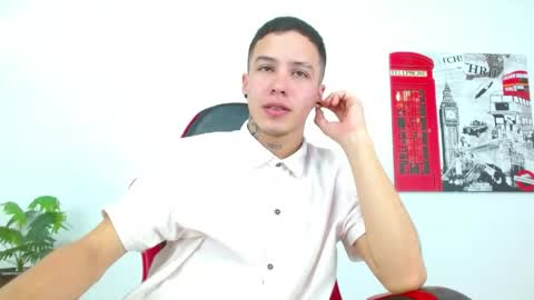 Snapshot of cumandres chatting on 19, 5, 2026 cumandres online show from 19, 5, 2026