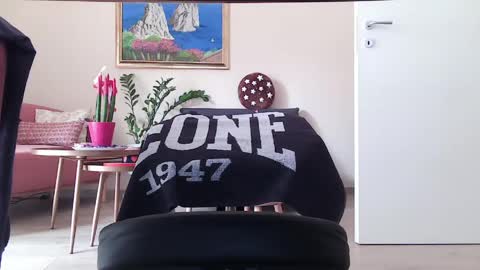 cumcumcum2015 online show from 2, 4, 2026