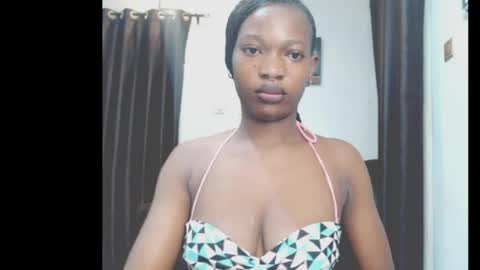 Snapshot of cumebony_petit chatting on 21, 4, 2026 cumebony_petit online show from 21, 4, 2026
