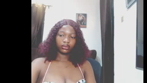 Snapshot of cumebony_petit chatting on 18, 6, 2026 cumebony_petit online show from 18, 6, 2026