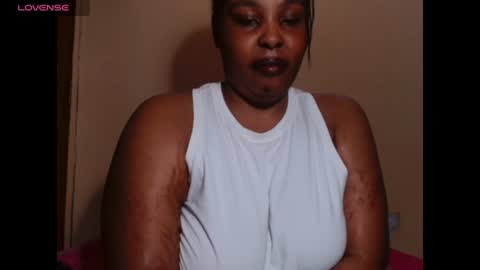 Snapshot of cumfordaddy111 chatting on 19, 6, 2026 Sweet mona online show from 19, 6, 2026