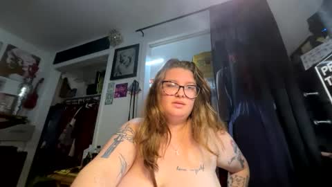 Snapshot of cummiepuppy777 chatting on 15, 5, 2026 cummiepuppy777 online show from 15, 5, 2026