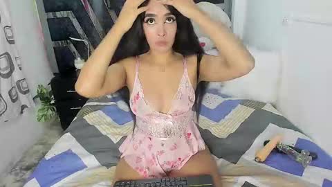 Snapshot of cummylove1 chatting on 21, 10, 2025 kelly doll allen online show from 21, 10, 2025