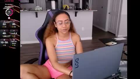 Snapshot of cumplzqueen chatting on 16, 7, 2026 Nia Reese online show from 16, 7, 2026