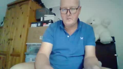 curiousax77 online show from 24, 11, 2025