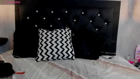 curly_babe1 online show from 27, 5, 2026