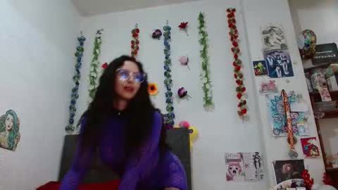 curlybutterfly online show from 19, 12, 2025