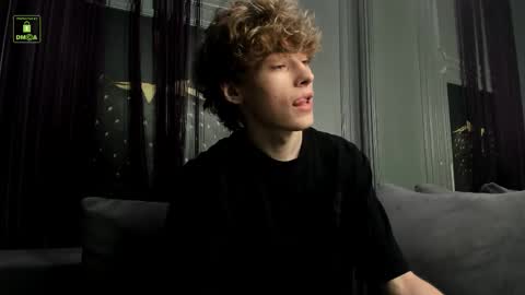 Snapshot of curlytwinkboy chatting on 15, 9, 2025 KEVIN online show from 15, 9, 2025