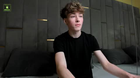 Snapshot of curlytwinkboy chatting on 26, 9, 2025 KEVIN online show from 26, 9, 2025