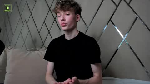 Snapshot of curlytwinkboy chatting on 27, 9, 2025 KEVIN online show from 27, 9, 2025