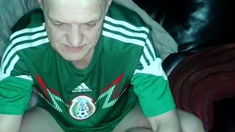 curvelover1977 online show from 20, 2, 2026