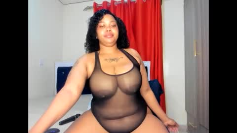 Snapshot of curvy_latoya chatting on 30, 10, 2025 Curvy Latoya online show from 30, 10, 2025