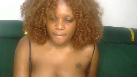 Snapshot of curvy_vee chatting on 20, 6, 2026 vee online show from 20, 6, 2026