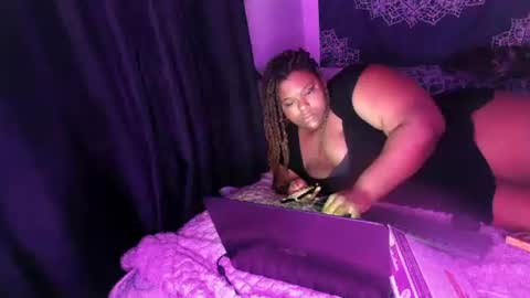 Snapshot of curvybcelinemixe chatting on 19, 2, 2025 Cline  online show from 19, 2, 2025