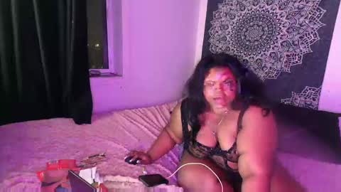 Snapshot of curvybcelinemixe chatting on 12, 3, 2025 Cline  online show from 12, 3, 2025