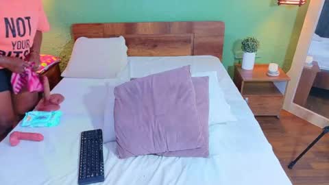 Snapshot of curvyebonyy_ chatting on 19, 4, 2026 Danna online show from 19, 4, 2026