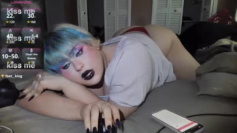 Curvygothfemboy online show from 30, 1, 2025
