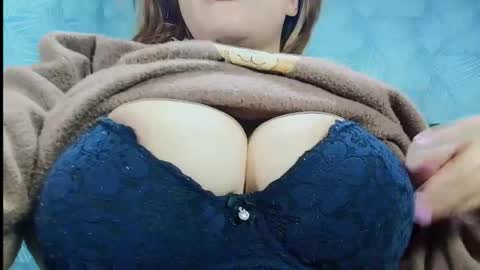 Snapshot of curvyjulieth chatting on 4, 5, 2026 Julieth online show from 4, 5, 2026