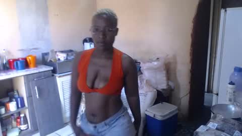 curvypear76x online show from 4, 12, 2024