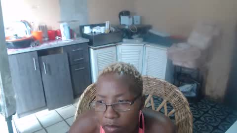 curvypear76x online show from 9, 12, 2024