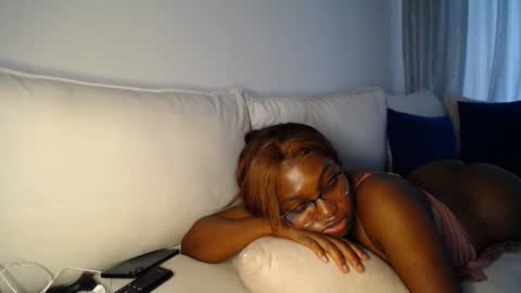 Snapshot of cute_ass18 chatting on 18, 4, 2026 Liya online show from 18, 4, 2026