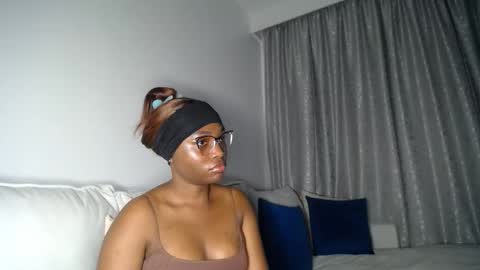 Snapshot of cute_ass18 chatting on 23, 4, 2026 Liya online show from 23, 4, 2026