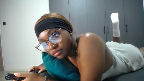 Snapshot of cute_ass18 chatting on 26, 4, 2026 Liya online show from 26, 4, 2026