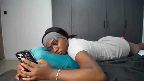 Snapshot of cute_ass18 chatting on 29, 4, 2026 Liya online show from 29, 4, 2026