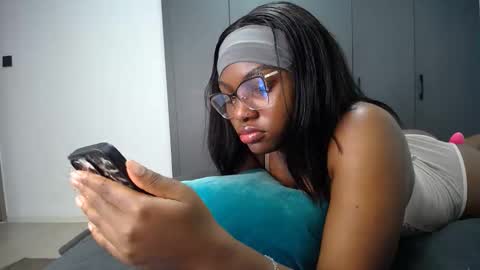 Snapshot of cute_ass18 chatting on 30, 4, 2026 Liya online show from 30, 4, 2026