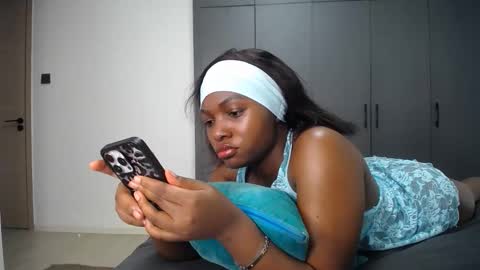 Snapshot of cute_ass18 chatting on 2, 5, 2026 Liya online show from 2, 5, 2026