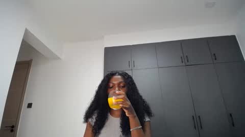 Snapshot of cute_ass18 chatting on 13, 5, 2026 Liya online show from 13, 5, 2026