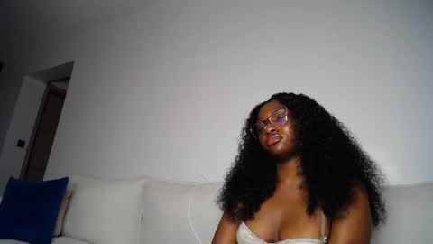 Snapshot of cute_ass18 chatting on 16, 5, 2026 Liya online show from 16, 5, 2026