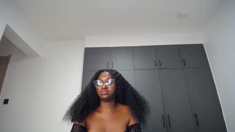 Snapshot of cute_ass18 chatting on 18, 5, 2026 Liya online show from 18, 5, 2026