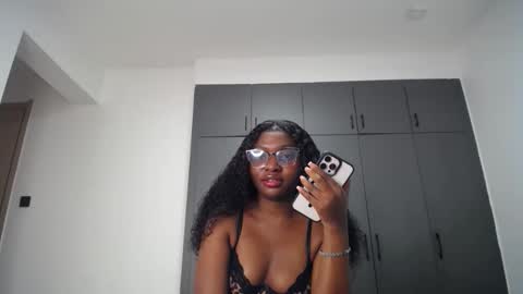 Snapshot of cute_ass18 chatting on 28, 5, 2026 Liya online show from 28, 5, 2026