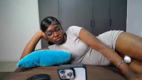 Snapshot of cute_ass18 chatting on 15, 6, 2026 Liya online show from 15, 6, 2026