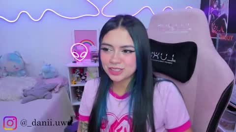 Snapshot of cute_dani__ chatting on 10, 11, 2025 Dani online show from 10, 11, 2025