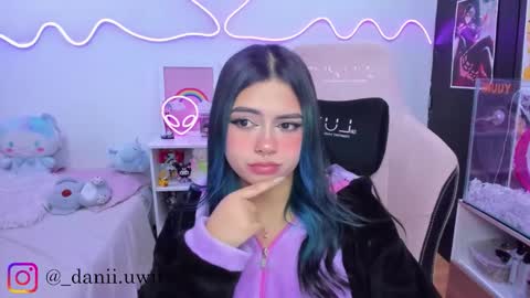 Snapshot of cute_dani__ chatting on 11, 11, 2025 Dani online show from 11, 11, 2025