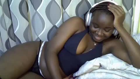 Snapshot of cute_gee chatting on 25, 6, 2026 daddysdoll online show from 25, 6, 2026