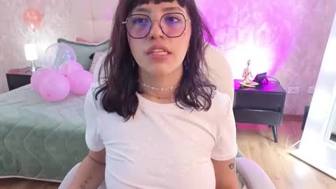 Snapshot of cute_hollywood chatting on 20, 2, 2026 Sofa online show from 20, 2, 2026