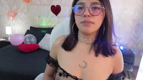 Snapshot of cute_hollywood chatting on 23, 2, 2026 Sofa online show from 23, 2, 2026