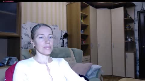 cute_lion_ online show from 21, 11, 2025