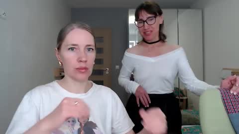 cute_lion_ online show from 24, 5, 2026