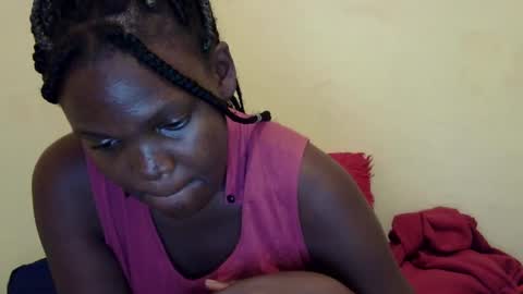 Snapshot of cute_roxie chatting on 18, 12, 2024 cute_roxie online show from 18, 12, 2024