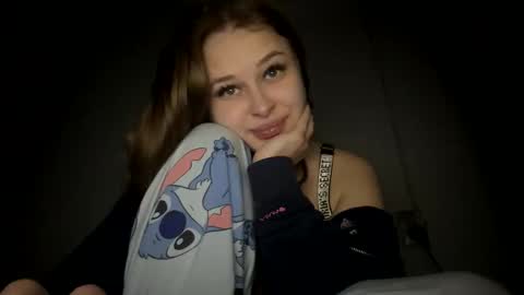 Snapshot of cute_shy00 chatting on 10, 11, 2025 cute_shy00 online show from 10, 11, 2025