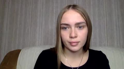 cute_shy06 online show from 19, 11, 2025