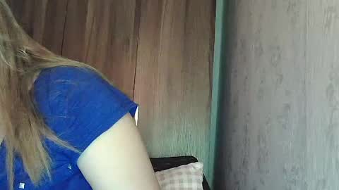 Snapshot of cute_slut09 chatting on 18, 6, 2026 Mimi online show from 18, 6, 2026