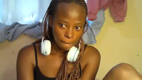 Snapshot of cute_sonny chatting on 14, 11, 2025 cute_sonny online show from 14, 11, 2025