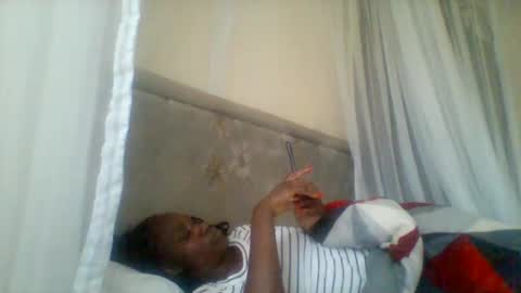 Snapshot of cutebrownie1998 chatting on 22, 11, 2025 VALLARY online show from 22, 11, 2025