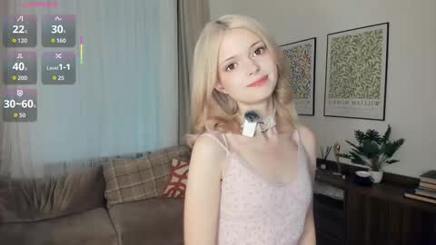 Snapshot of cutebrutality chatting on 4, 11, 2025 Alice online show from 4, 11, 2025