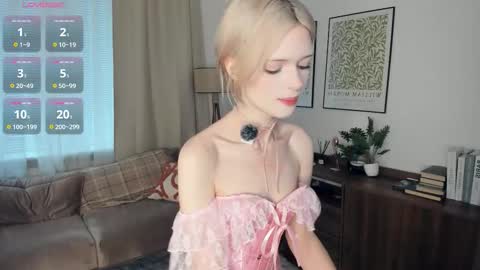 Snapshot of cutebrutality chatting on 10, 11, 2025 Alice online show from 10, 11, 2025